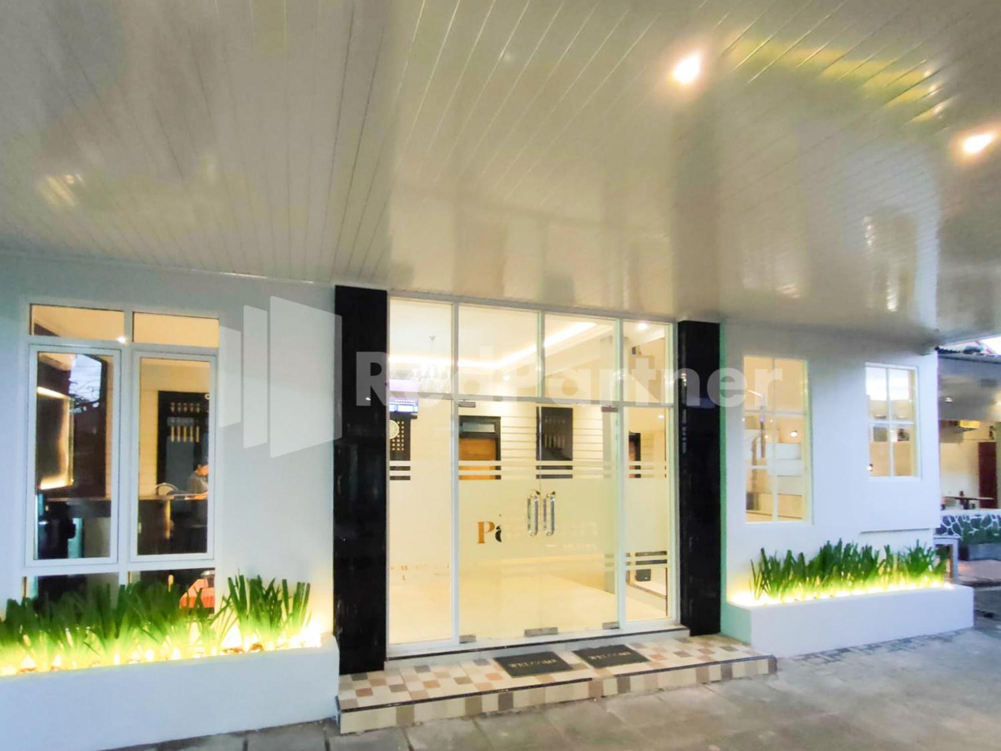 The Paragon Hotel Cilacap Redpartner Exterior foto
